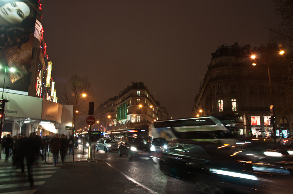 paris-architektur-nacht-strasse